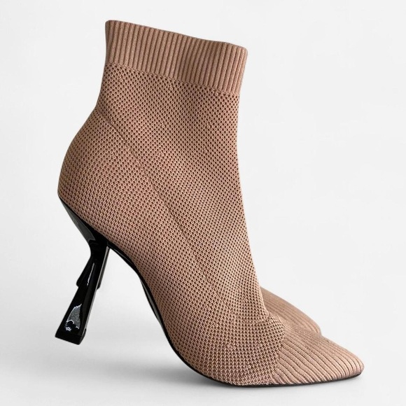 Marc Fisher nude Umair Pointed Toe knit flared heeled sock booties sz 6.5 - Picture 2 of 7